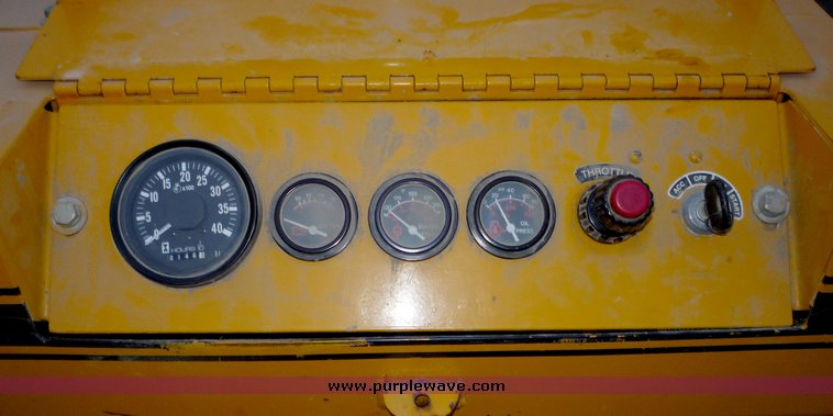 image for item 3116 1994 Gomaco GT6000-90 curb machine