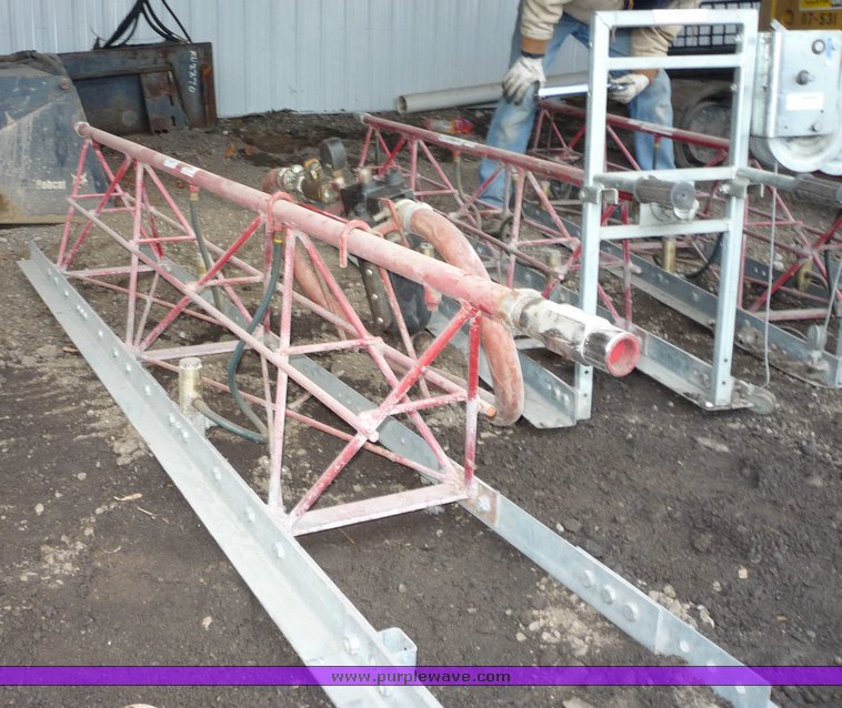 image for item 3117 Pneumatic Razorback screed