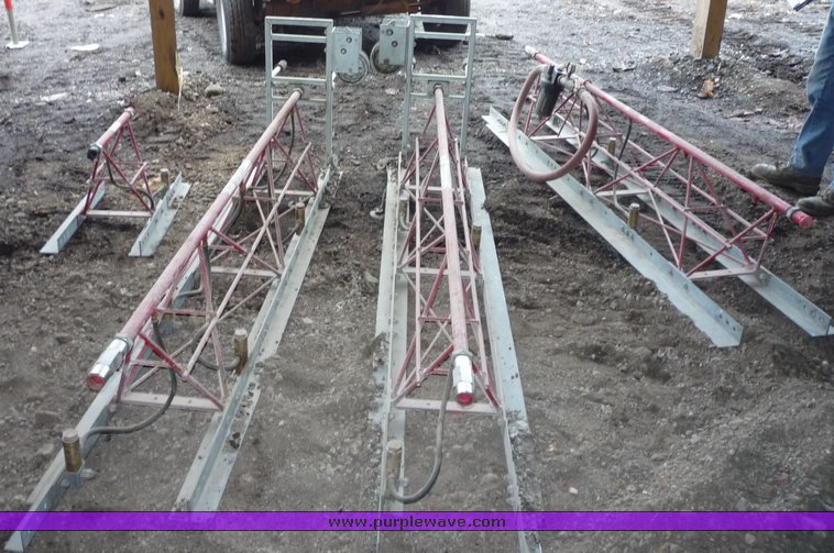 image for item 3117 Pneumatic Razorback screed