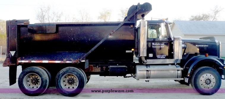 image for item 4095 1994 Western Star dump truck