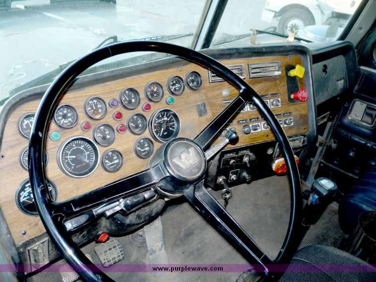 image for item 4095 1994 Western Star dump truck