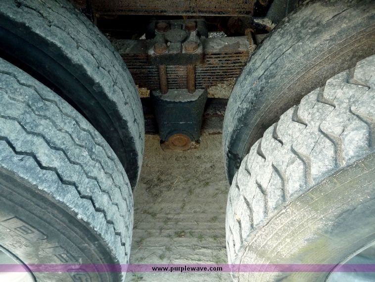 image for item 4095 1994 Western Star dump truck