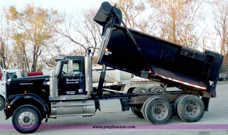 image for item 4095 1994 Western Star dump truck
