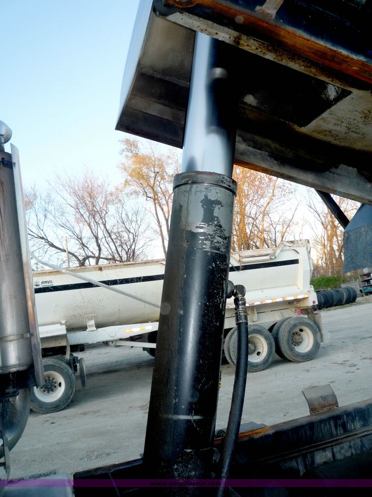 image for item 4095 1994 Western Star dump truck