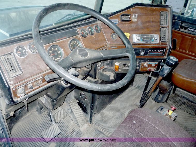 image for item 4096 1989 Freightliner FDL120 dump truck