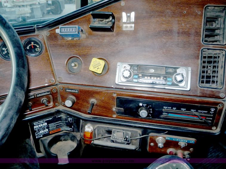 image for item 4096 1989 Freightliner FDL120 dump truck