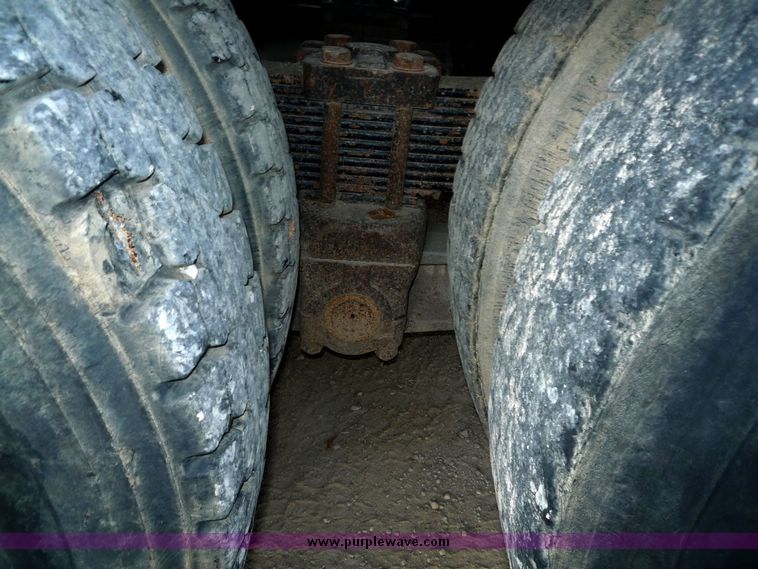 image for item 4096 1989 Freightliner FDL120 dump truck