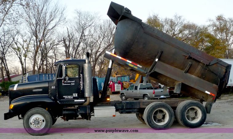 image for item 4096 1989 Freightliner FDL120 dump truck