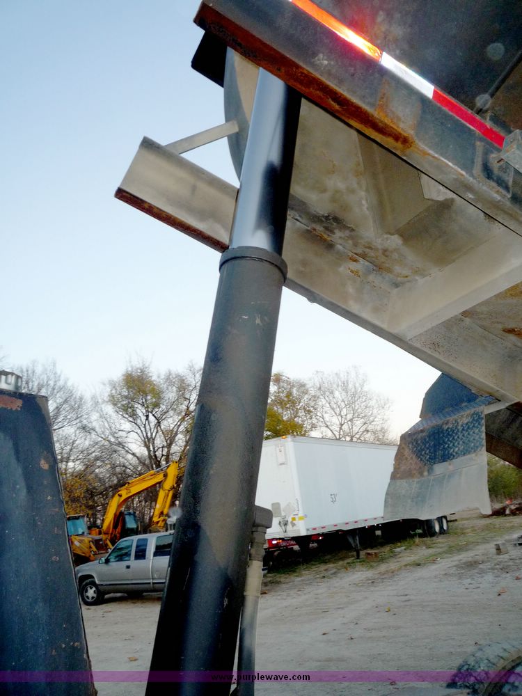 image for item 4096 1989 Freightliner FDL120 dump truck