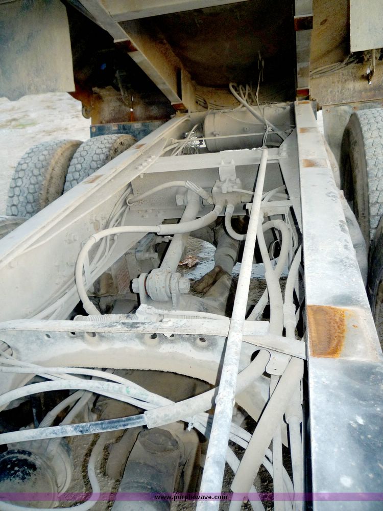 image for item 4096 1989 Freightliner FDL120 dump truck