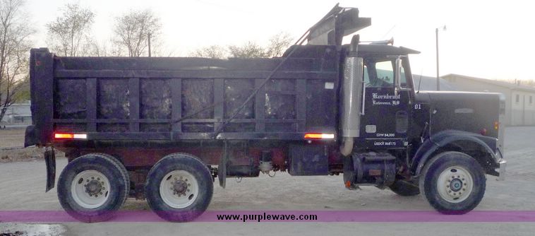 image for item 4097 1987 Freightliner FLC 120 dump truck