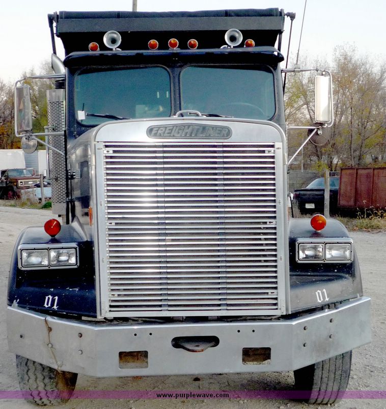 image for item 4097 1987 Freightliner FLC 120 dump truck