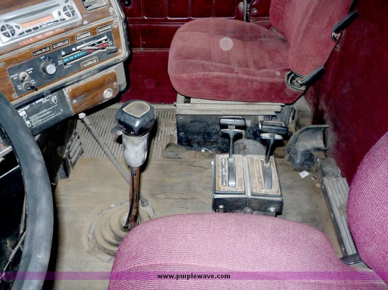 image for item 4097 1987 Freightliner FLC 120 dump truck