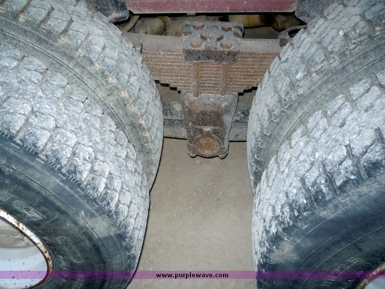 image for item 4097 1987 Freightliner FLC 120 dump truck