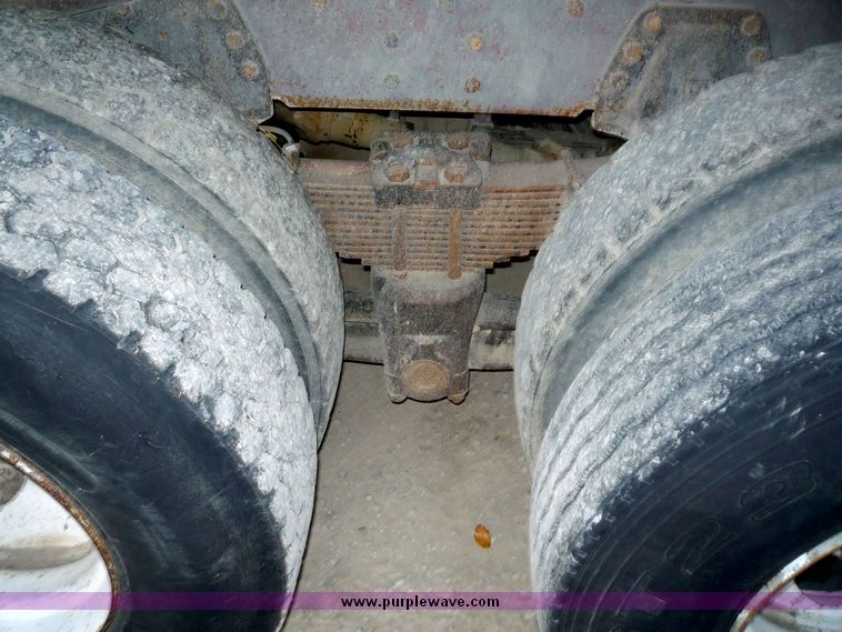 image for item 4097 1987 Freightliner FLC 120 dump truck
