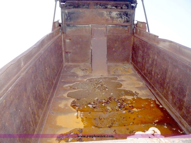 image for item 4097 1987 Freightliner FLC 120 dump truck