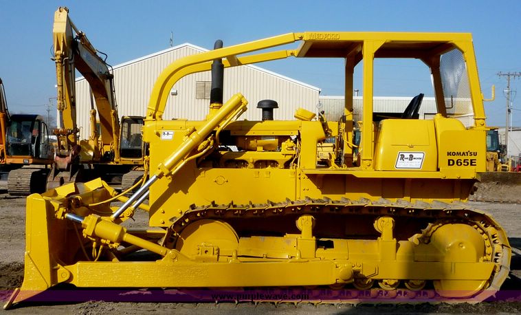image for item 4193 1982 Komatsu D65E-6 dozer