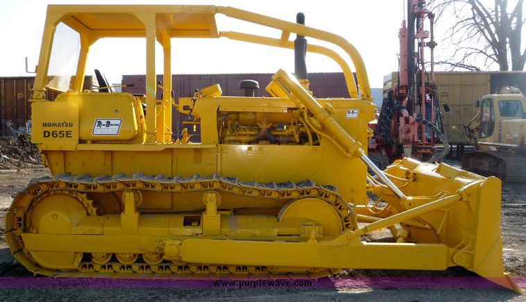 image for item 4193 1982 Komatsu D65E-6 dozer