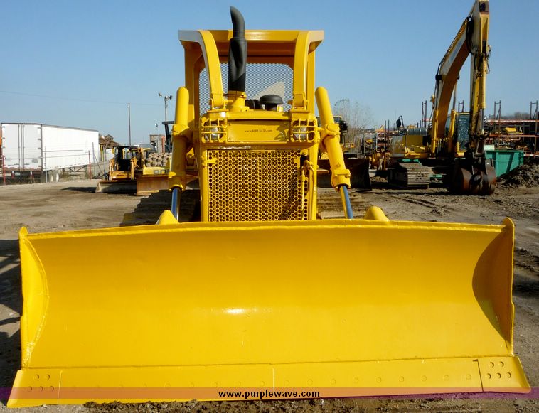 image for item 4193 1982 Komatsu D65E-6 dozer
