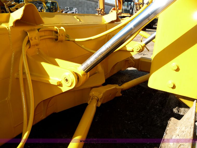 image for item 4193 1982 Komatsu D65E-6 dozer