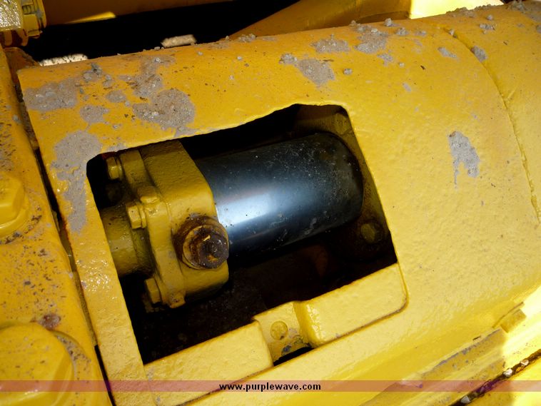 image for item 4193 1982 Komatsu D65E-6 dozer