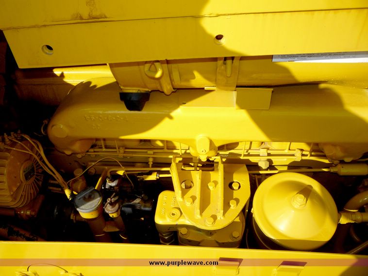 image for item 4193 1982 Komatsu D65E-6 dozer