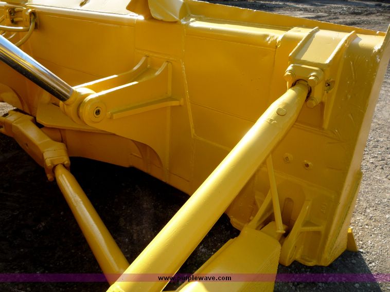 image for item 4193 1982 Komatsu D65E-6 dozer