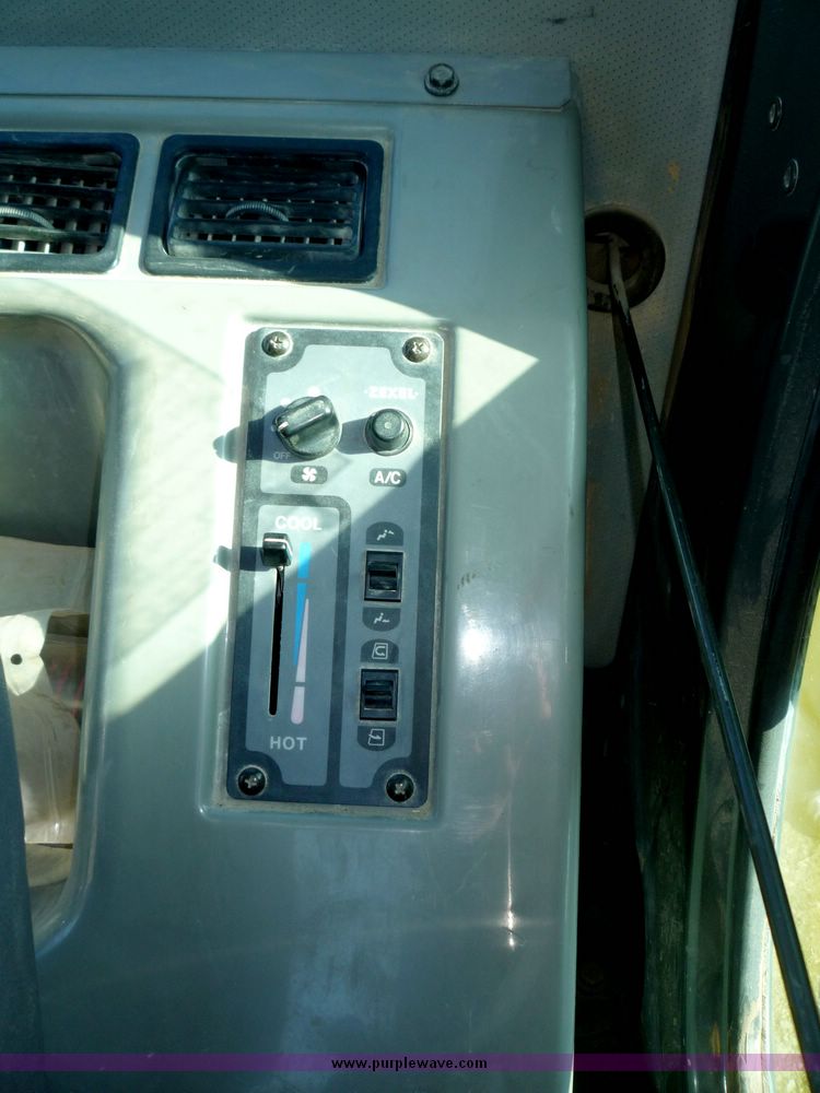 image for item 4194 2000 Komatsu PC60 mini excavator