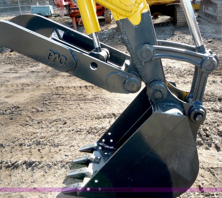 image for item 4194 2000 Komatsu PC60 mini excavator