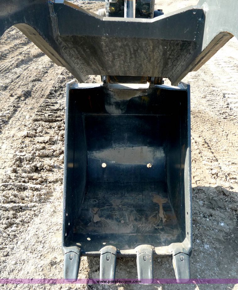 image for item 4194 2000 Komatsu PC60 mini excavator