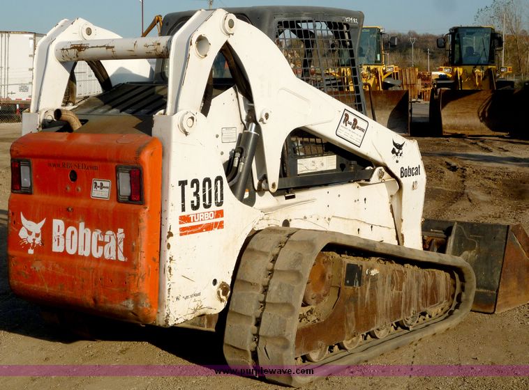 image for item 4196 2004 Bobcat T300 skid steer