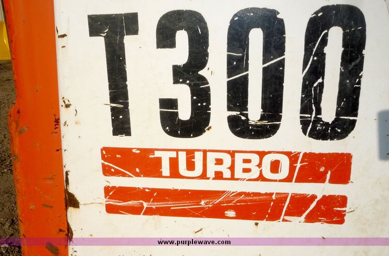 image for item 4196 2004 Bobcat T300 skid steer