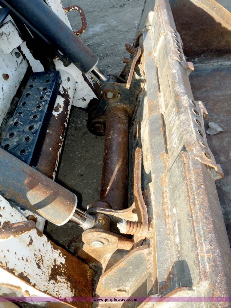 image for item 4196 2004 Bobcat T300 skid steer