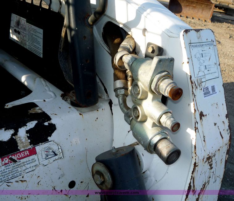 image for item 4196 2004 Bobcat T300 skid steer