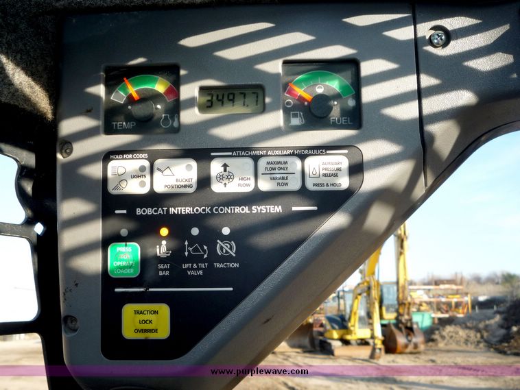 image for item 4196 2004 Bobcat T300 skid steer