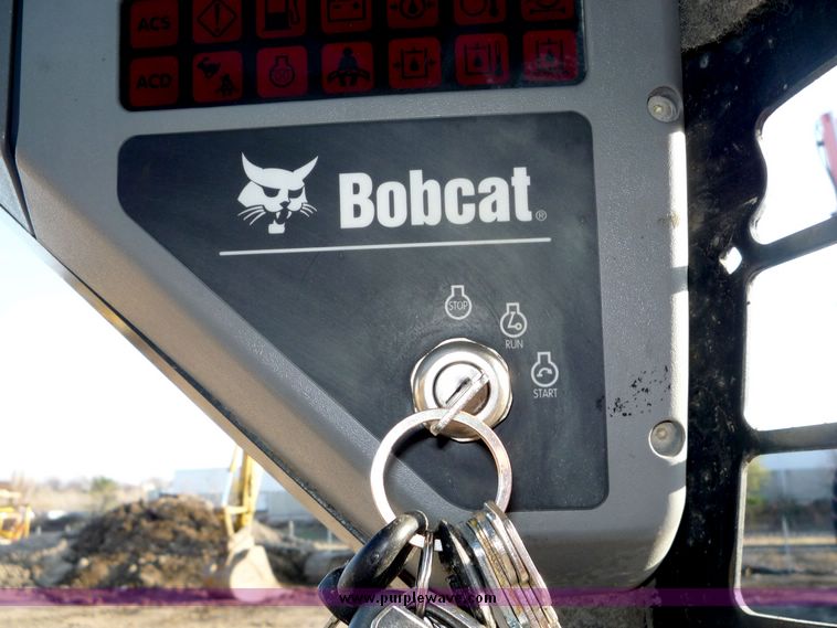 image for item 4196 2004 Bobcat T300 skid steer