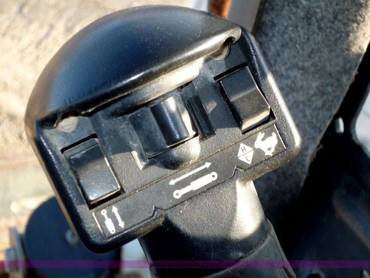 image for item 4196 2004 Bobcat T300 skid steer