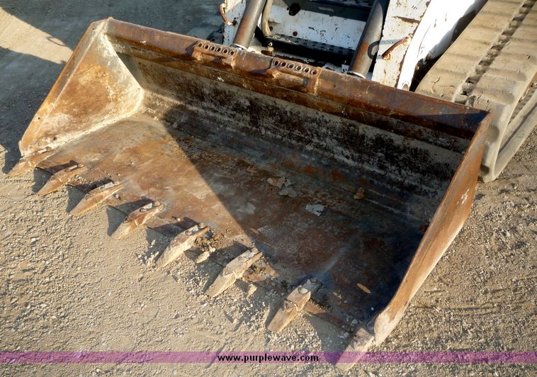 image for item 4196 2004 Bobcat T300 skid steer