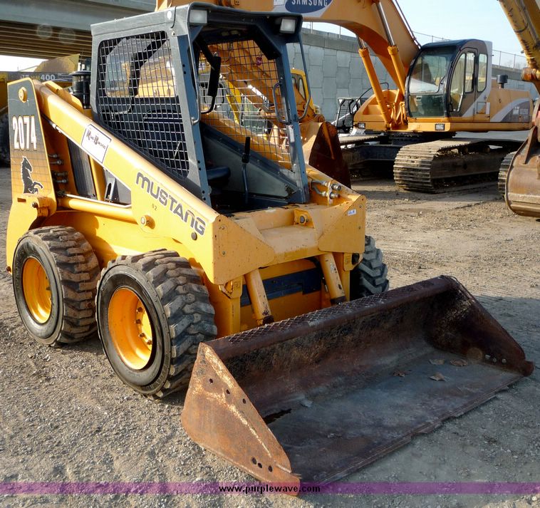 image for item 4197 2004 Mustang 2074 skid steer