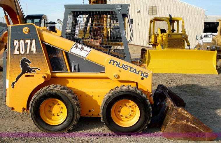 image for item 4197 2004 Mustang 2074 skid steer