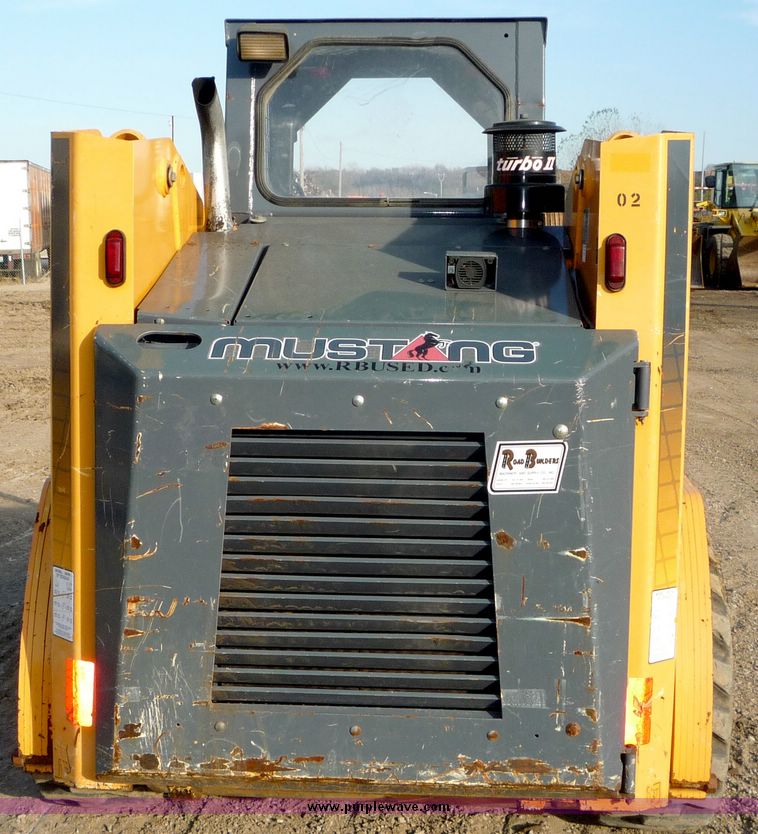 image for item 4197 2004 Mustang 2074 skid steer