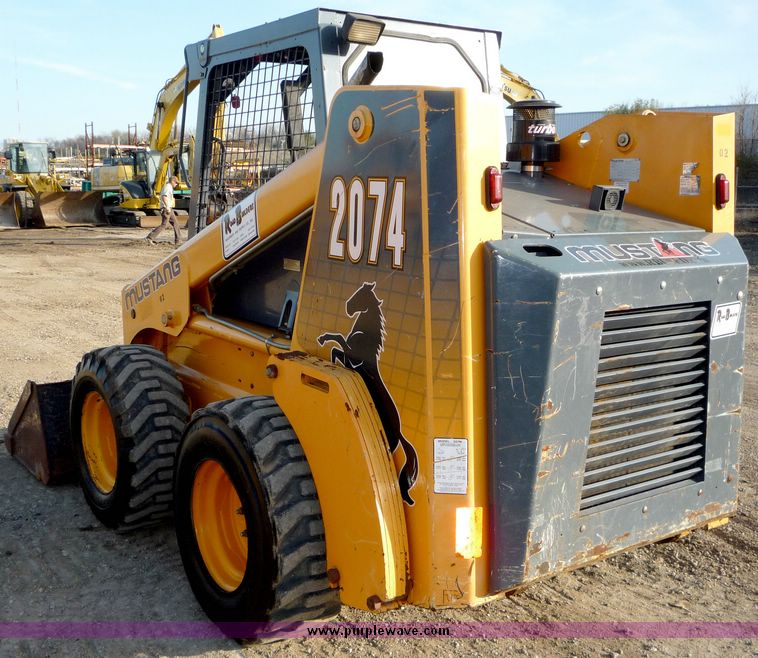 image for item 4197 2004 Mustang 2074 skid steer