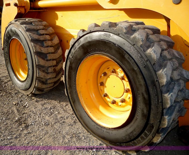 image for item 4197 2004 Mustang 2074 skid steer