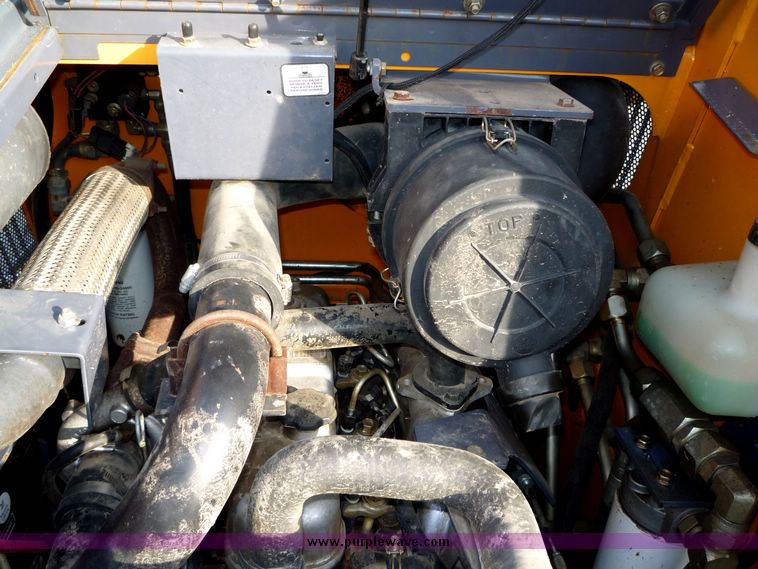 image for item 4197 2004 Mustang 2074 skid steer