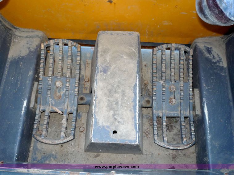 image for item 4197 2004 Mustang 2074 skid steer