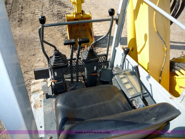 image for item 4198 Komatsu PC38UU excavator