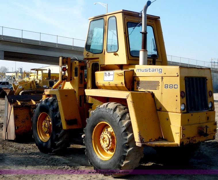 image for item 4199 Mustang 880 wheel loader