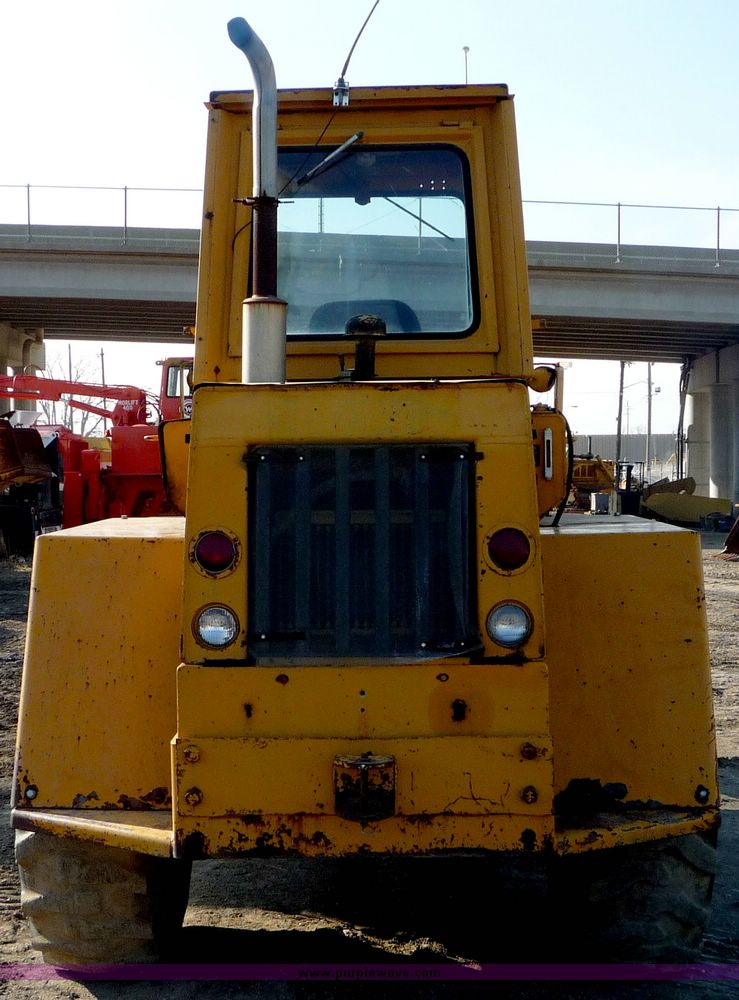 image for item 4199 Mustang 880 wheel loader