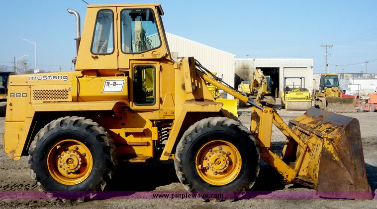 image for item 4199 Mustang 880 wheel loader