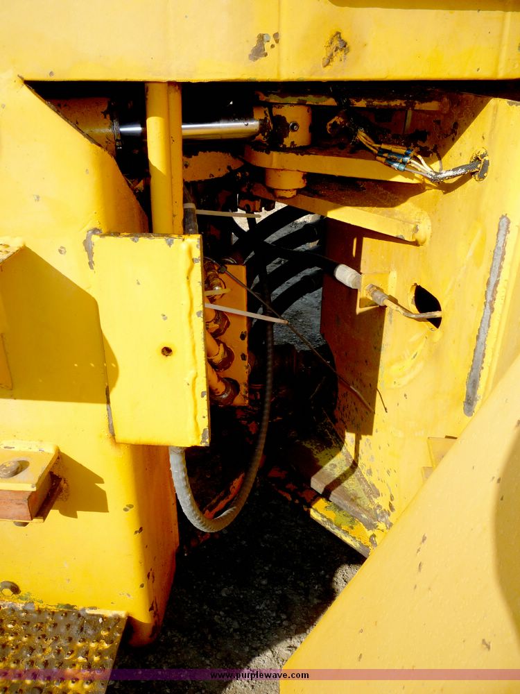 image for item 4199 Mustang 880 wheel loader